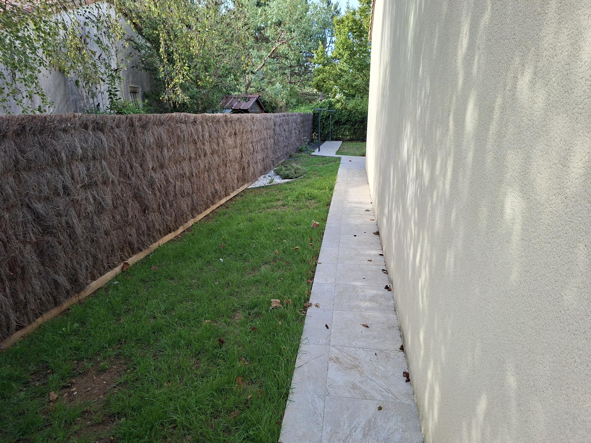 Terrasse avec graviers et dalles pas japonais